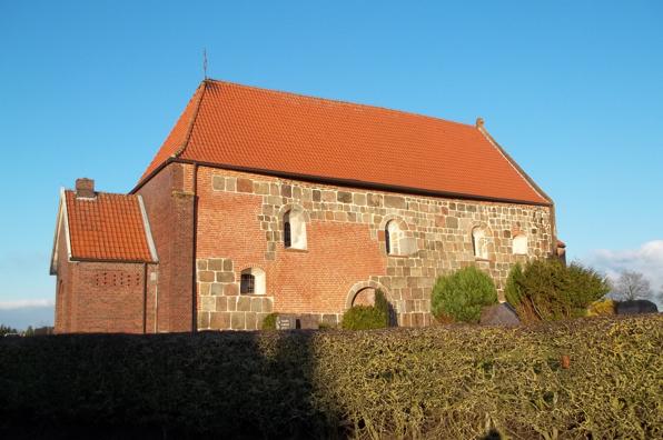 Die Granitquaderkirche in Middels